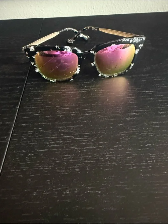 Diff Eyewear Black Marble Frame Sunglasses with Pink Mirror Lenses