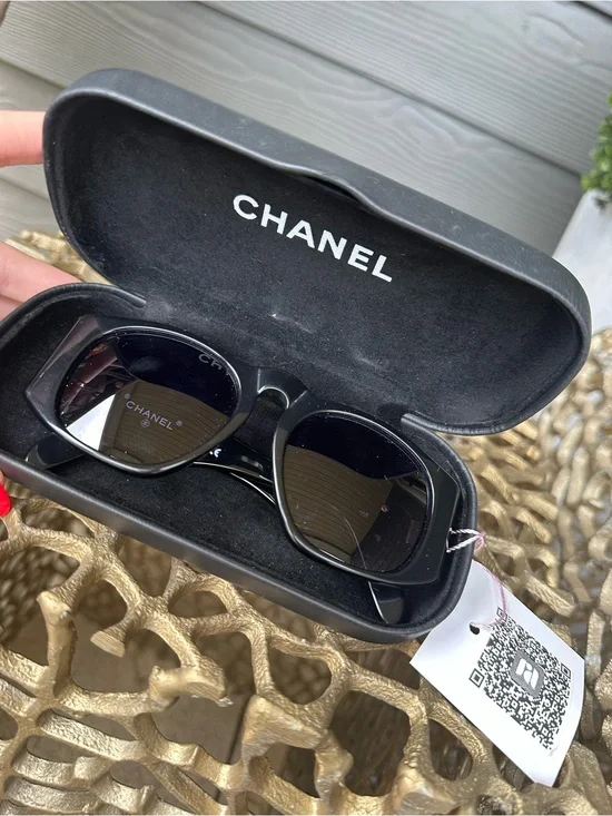 CHANEL Glossy Black Sunglasses