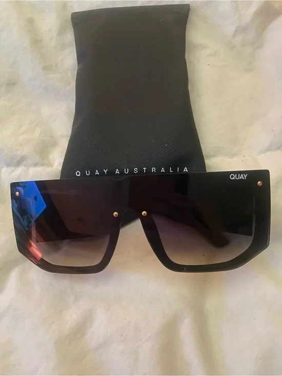 Quay Australia Fully booked Oversized Shield Sunglasses — Black Gradient Lenses