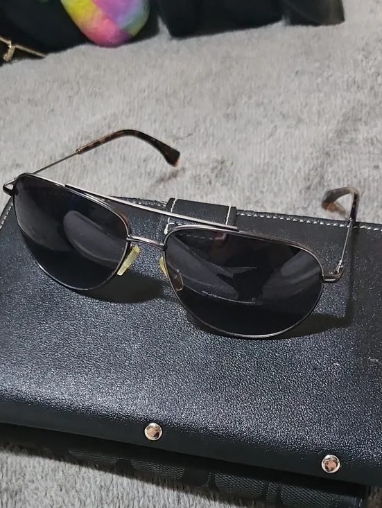 Gap Womens Aviator Designer Sunglasses With Case