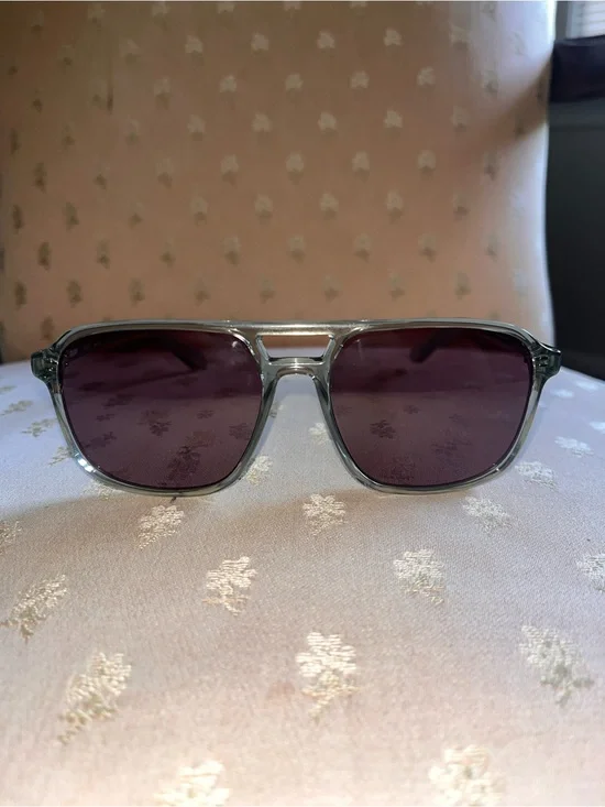 Quay On The Fly sunglasses excellent condition