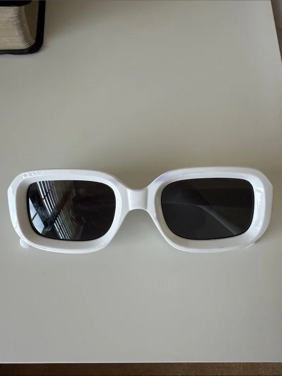 White Rectangle Frame Sunglasses - Classic Women’s Shades