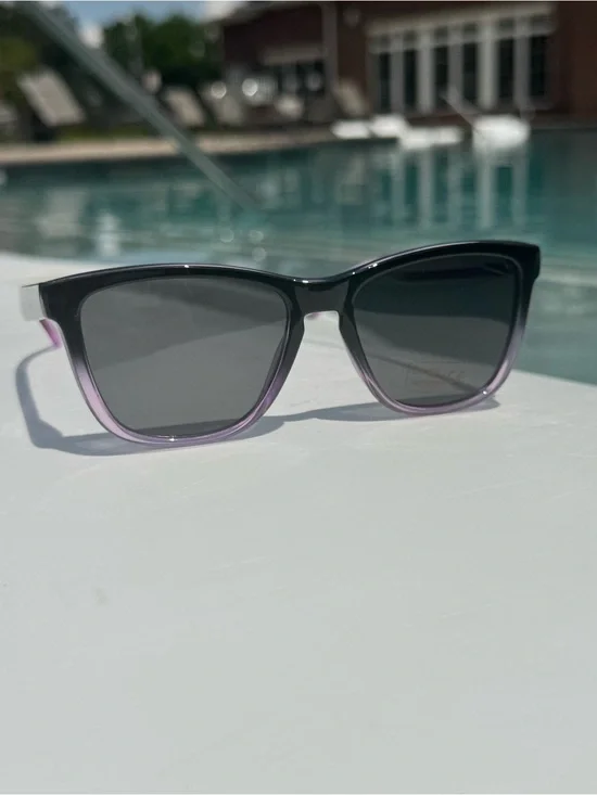 Women's Ombré Black to Lavender Cat-Eye Sunglasses