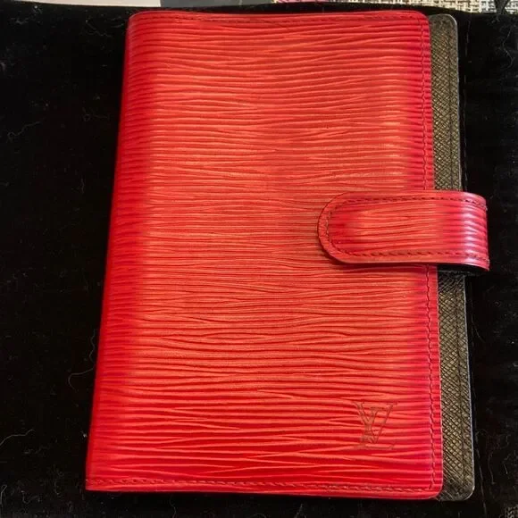 Louis Vuitton Mini Epi leather red agenda ring holder impeccable condition