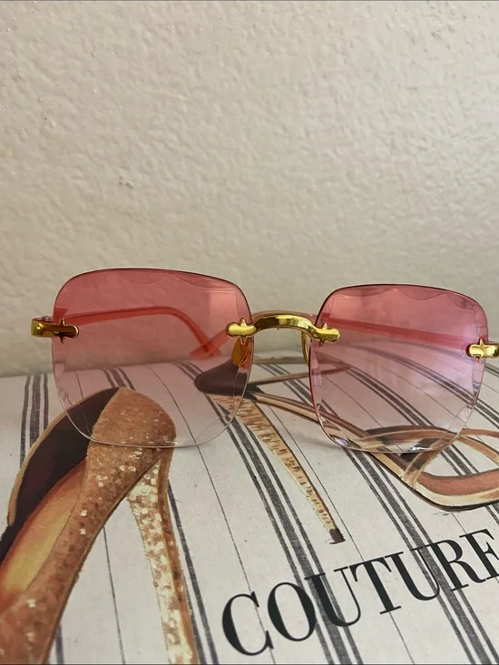 5/$10❤️❤️❤️NEW Pink Rimless Gradient Sunglasses with Gold Accents