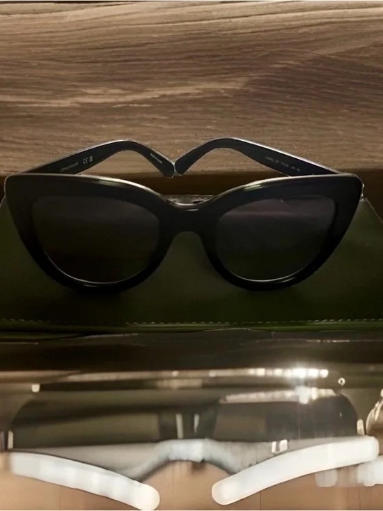 Longchamp Black Cat-Eye Sunglasses with Gradient Lenses Full Inclusion