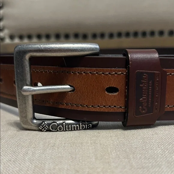 Columbia Men’s Tan Leather Belt with Silver Buckle, Size M (34-36)