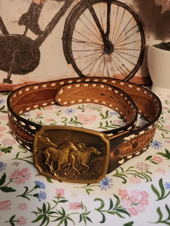 Men's Justin Brown Leather Belt with With Vintage BTS Brass Horse Buckle