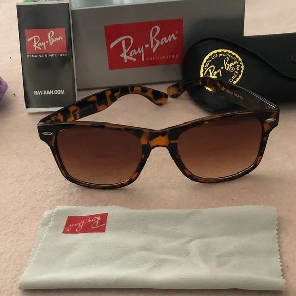 Ray-Ban Men's Tortoiseshell Frame Sunglasses with Brown Gradient Lenses