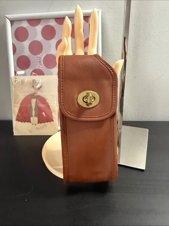 Coach Rare Vintage British Tan Turn-Lock Case