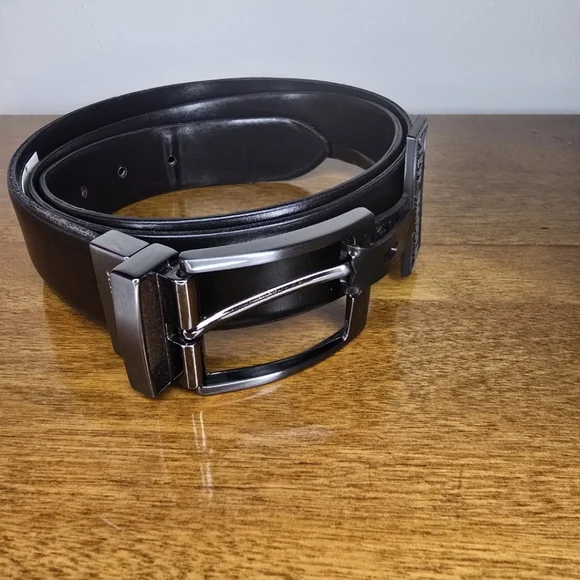 Steve Madden Black/Brown Reversible Belt with Silver Buckle NWT Size 38