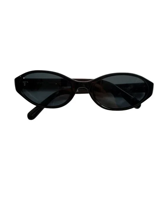 Quay Aura Points Sunglasses 78619 in Black Frame Smoke Lens
