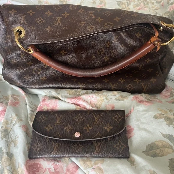 Louis Vuitton Brown Monogram Canvas Shoulder Bag  Bag only  No wallet