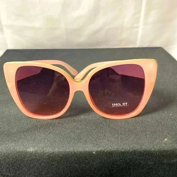 UNBRANDED 100% UV PROTECTION SOFT PEACH SUNGLASSES VERY GOOD CLEAN‎ CONDITION