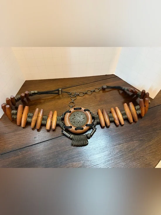 VIntage Women Concho Belt Metal Medallion Wood BOHO Bohemian Coachella 35