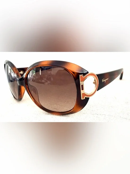 FERRAGAMO SF668S Gancini Oversized Tortoise Sunglasses NEW Full Inclusion