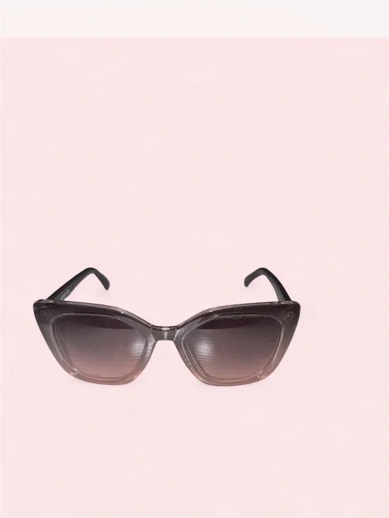 Women's Cat-Eye Sunglasses in Smoke Gradient