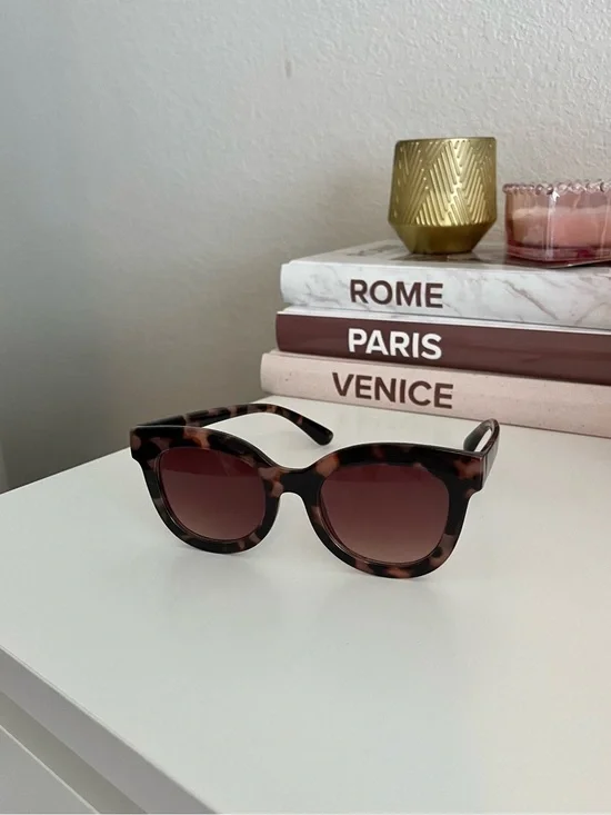 Boutique Brown sunglasses