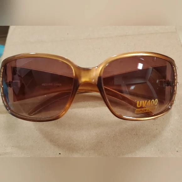 Elegant Brown Sunglasses UV400 with Crystal Accents New
