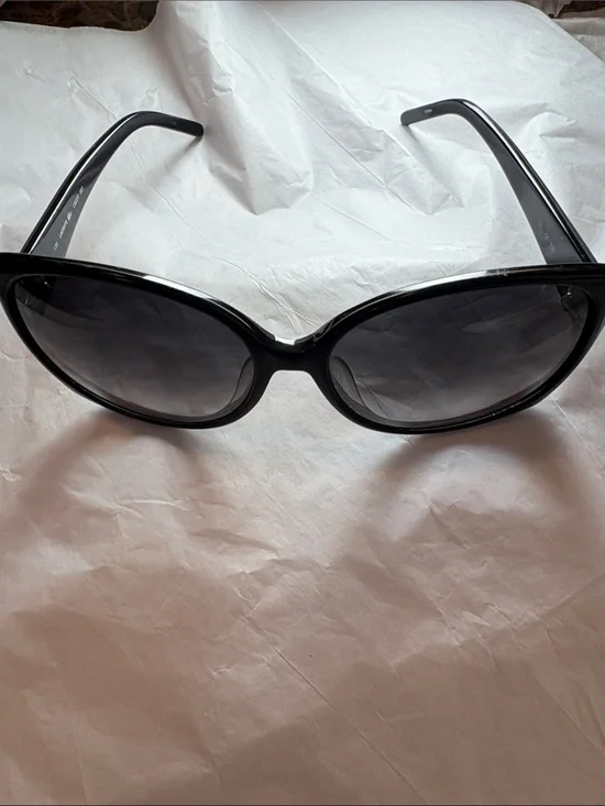 Lacoste 130 Women's Oval Sunglasses L622 S 001
