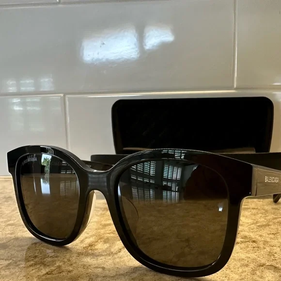 Balenciaga Black Alternative‎ Fit Sunglasses