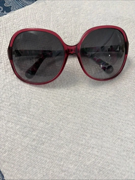 Diane Von Furstenberg DVF522S Sunglasses. Red Gradient Lens Sunglasses