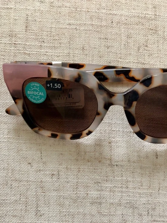 New Peepers Chai Rose Cat Eye Sunglass BIFOCAL Readers +1.50