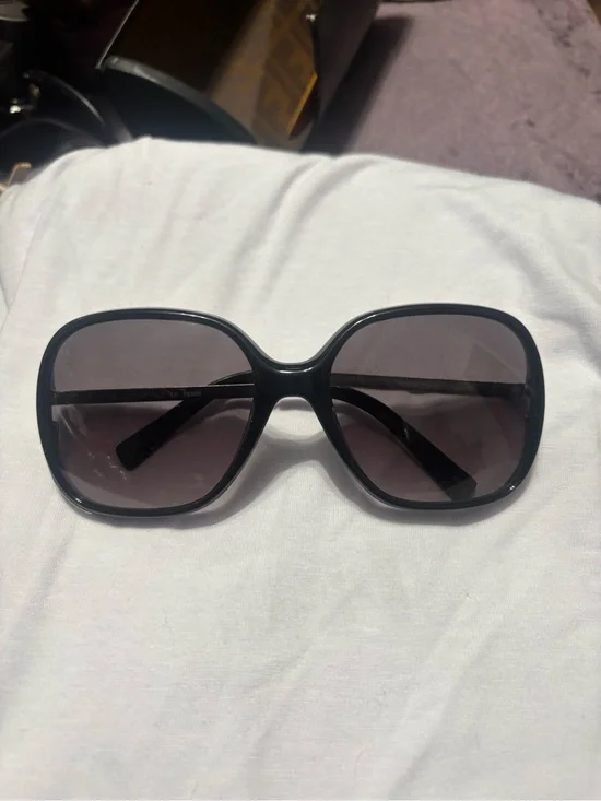 Fendi Oversized Black Women's Sunglasses