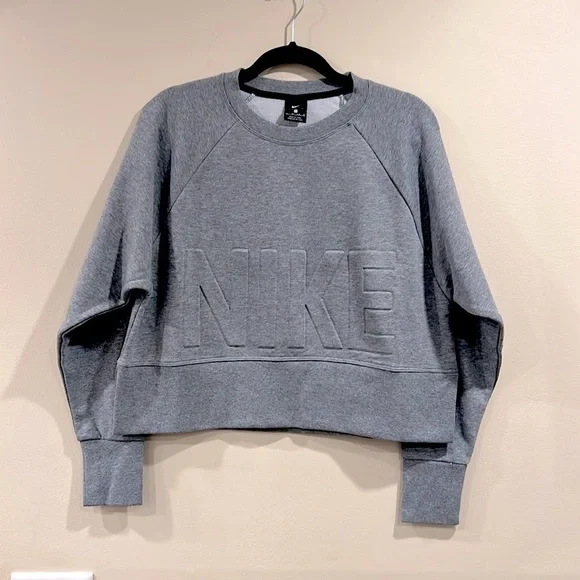 🔥NWOT Nike Dri-FIT Gray Sweatshirt🔥