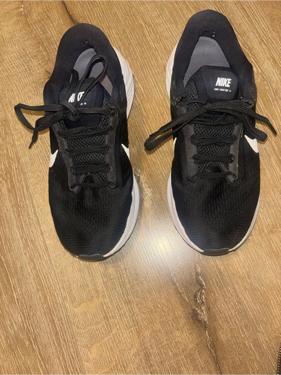 Nike Zoom Black and White Running Sneakers