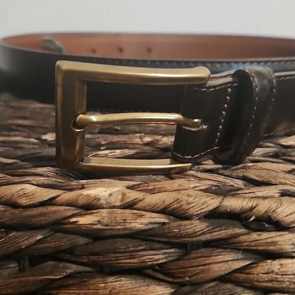 Mens L.L. Bean Dark Brown‎ Leather Belt Brass Buckle, Size 44