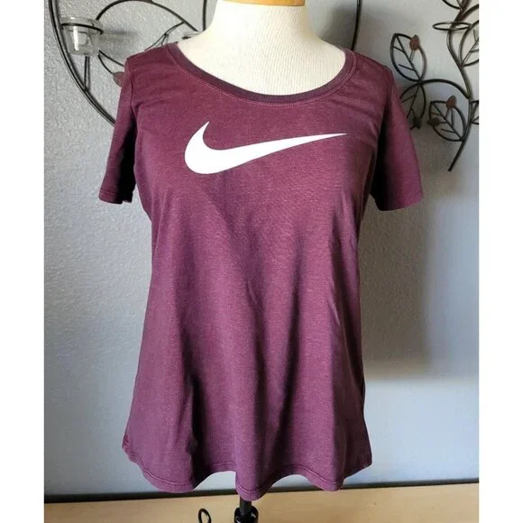 Women's Dri-Fit The‎ Nike Tee size Medium Burgundy Athletic Cut