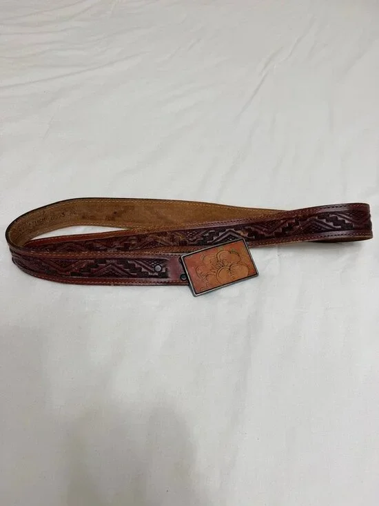 Vintage Brown Leather Floral Tooled Western Belt Buckle Plaque 36