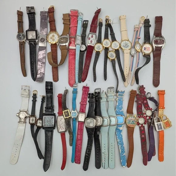 Lot 35 Mixed Fashion Watches Leather Rubber Metal Band for Parts Repair Crafting