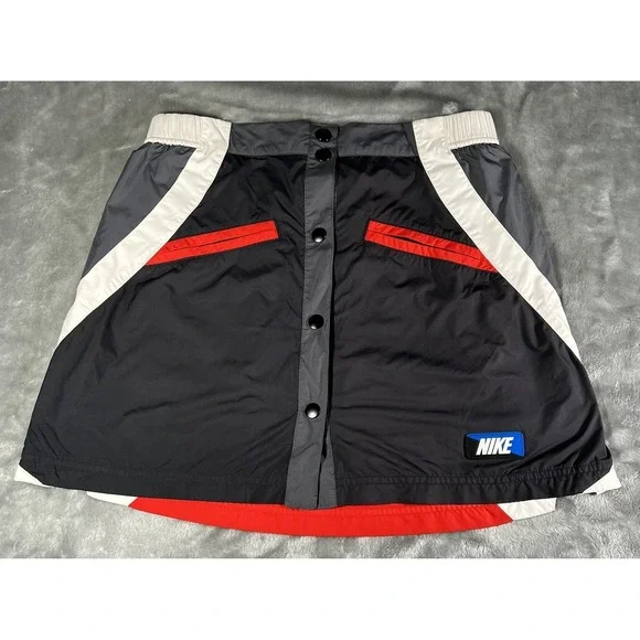 NIKE Skirt Size Medium Women NSW WOVEN MOTO SKIRT-BK