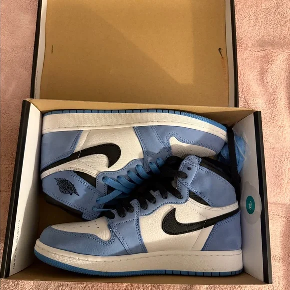 Air Jordan 1 Retro High White University Blue Black GS