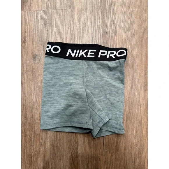 Nike Pro Dri-FIT Womens Small Heather Gray Athletic Compression Shorts 4 Inch