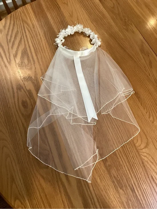 White Floral Halo Veil Crown with Double-Layer Tulle