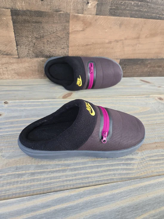 Nike Burrow Slipper Sneakers #DJ3130-201 Purple/Black Men’s Sz 7 Women Sz 8.5 UE