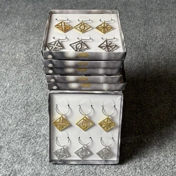 St Nicholas Square Wine Charms Lot Of 13 Sets Shine Bright‎ Gold Silver New