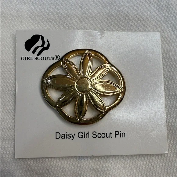 Girl Scouts Daisy Membership Girl Scout Lapel Pin Gold Color Brooch Badge NWT