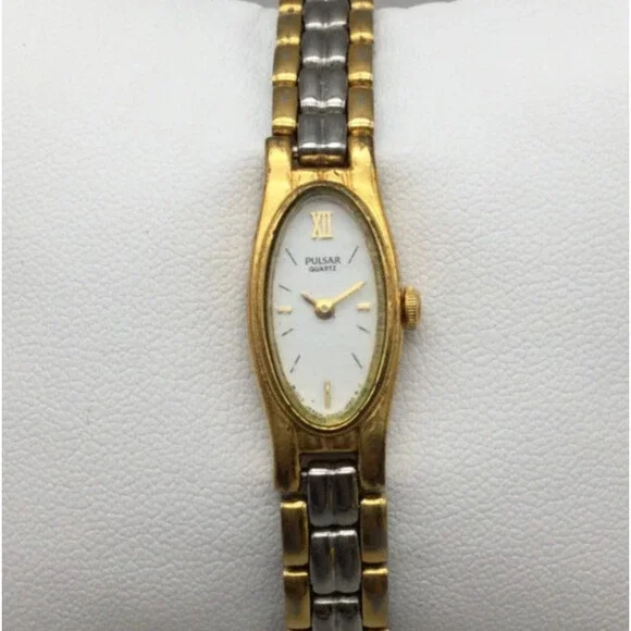 Pulsar Watch Women V220-6190 12mm Silver Gold Tone Oval Dial New Battery 7.25