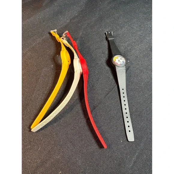 Vintage Quartz‎ Watch with Color Dial and Extra Bands needs battery