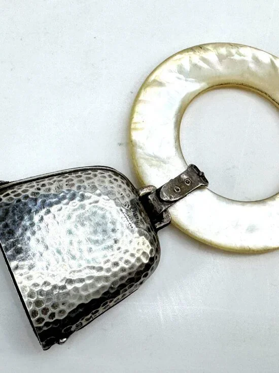 Vintage sterling silver hammered bell mother of pearl baby teething ring SS472