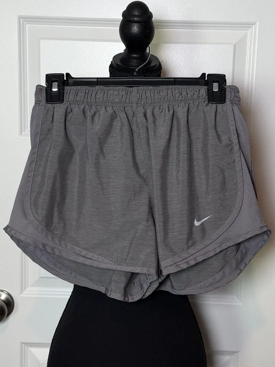 Nike Dri-FIT Gray Running Athletic Shorts Women’s Medium