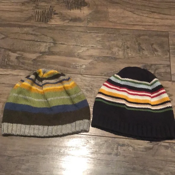 Bundle of 2 boys hats