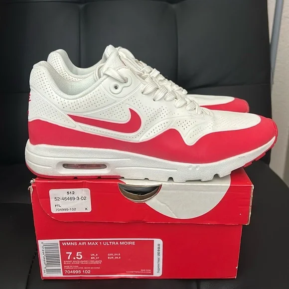 Nike women’s Air Max 1 Ultra Moire
