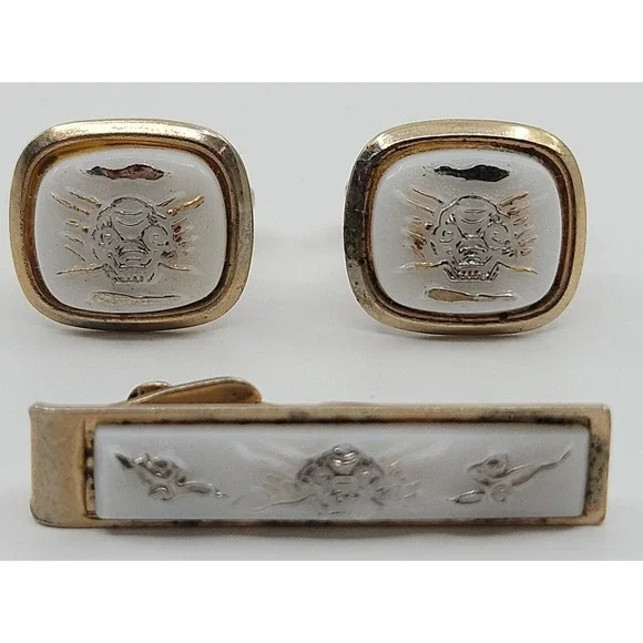 GOLD TONE & WHITE JAPANESE PATTERN CUFFLINKS & TIE CLASP SET ESTATE‎ FIND