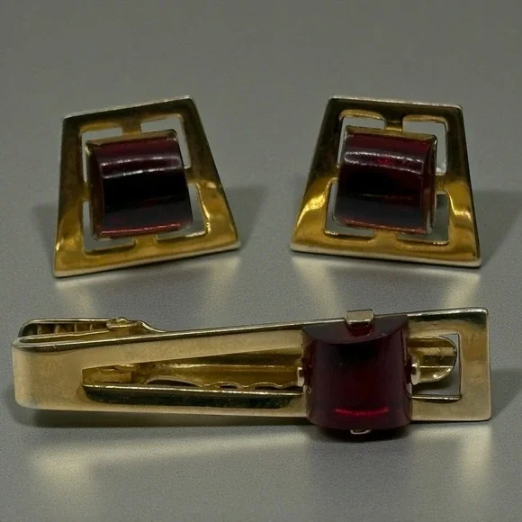 ANSON Cherry Red Lucite Cufflinks Tie Clip Bar Set Gold Tone Open Frame‎ Vintage