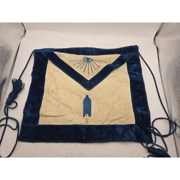 Vintage Masonic Master Mason Blue Lodge Apron w/ Eye Symbol C.E Edward
